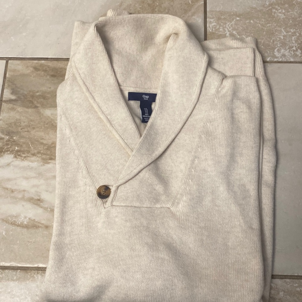 Men tan size large gap sweater